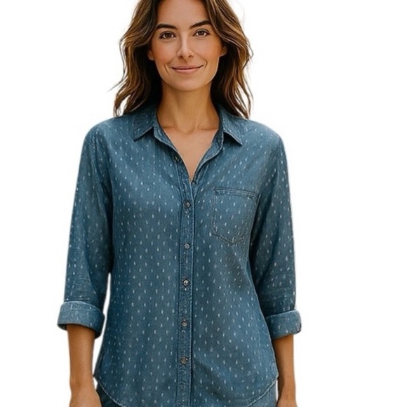 cloth & stone Tops - Cloth & Stone Chambray Button Down Shirt Tencel Indigo Soft Top XS